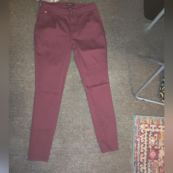 JEANS - Picture 1 of 4